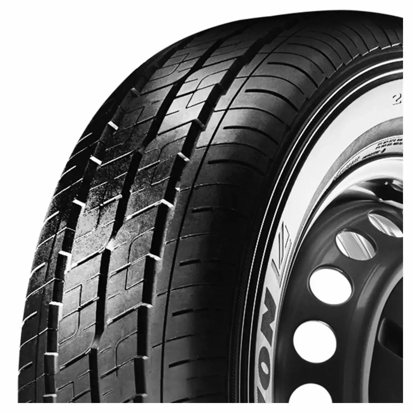 195/65 R16C 104T/102T AV12